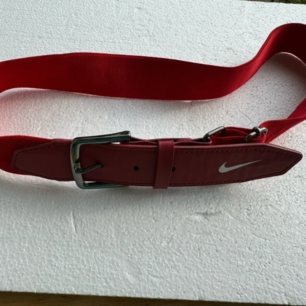 Nike NWOT Red Adjustable Baseball/Softball Belt 3.0‎